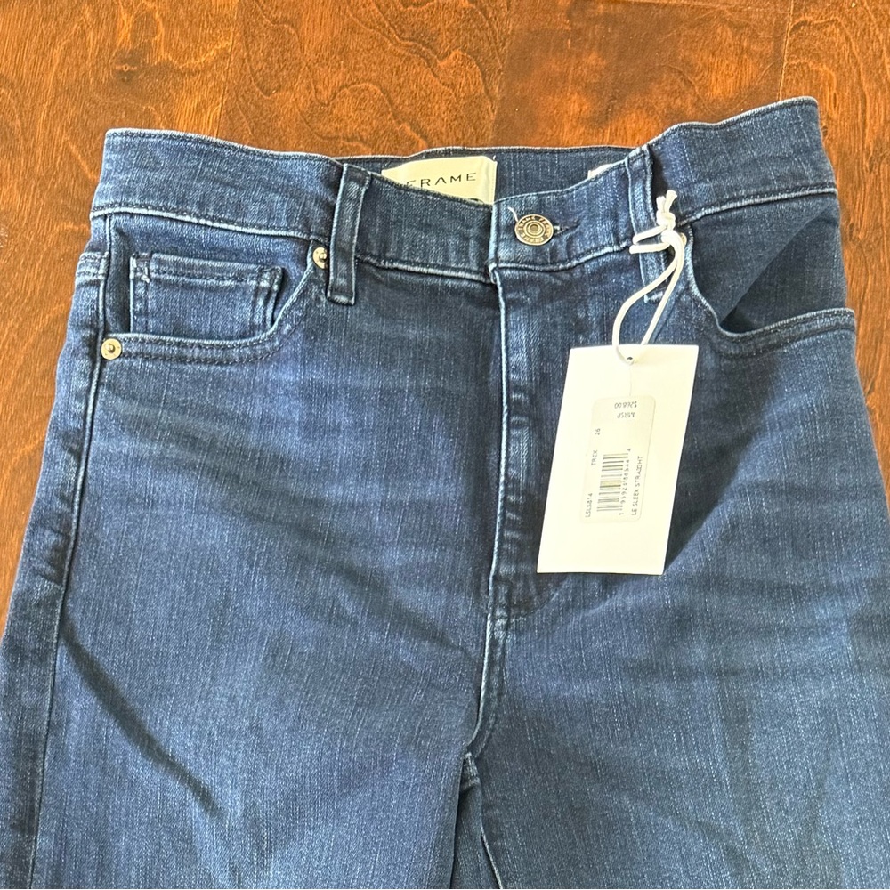 FRAME le sleek straight leg Jeans size 26